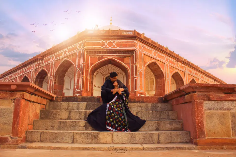 Romantic pre-wedding shoot moments across Delhi