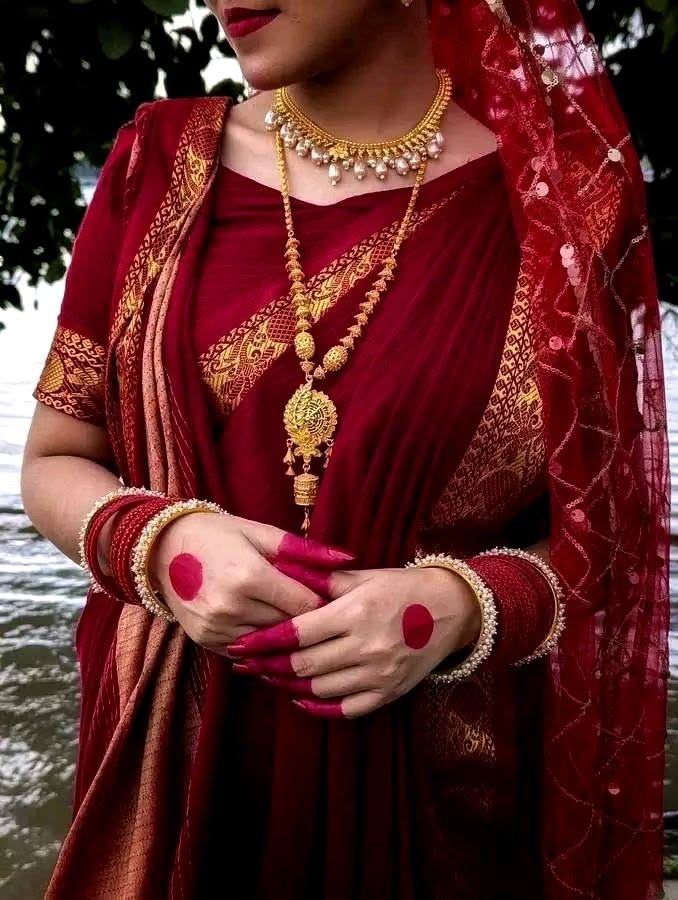 Modern bridal look with traditional alta
