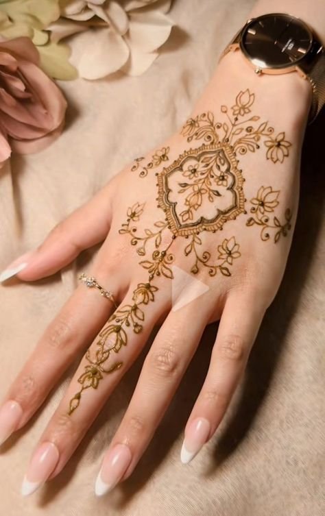 Modern bridal mehndi with traditional patterns