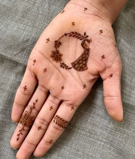  Simple bridal mehndi design with traditional motifs